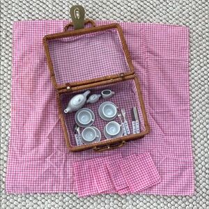 Vintage Porcelain Tea Sets Wicker Picnic Basket Kids Tea Party